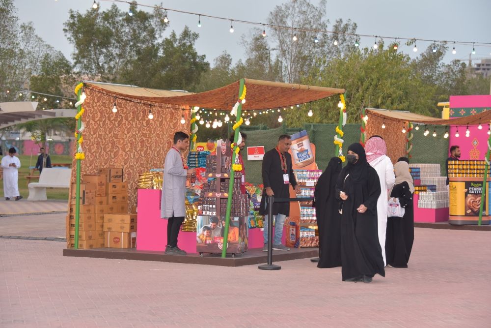 مأكولات وعروض حية.. الهند تبهر زوار ”جوازك إلى العالم“ في الخبر