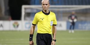 صدام ناري تحت إدارة أردنية.. أدهم مخادمة يقود كلاسيكو الهلال والأهلي غدًا! - عرب فايف