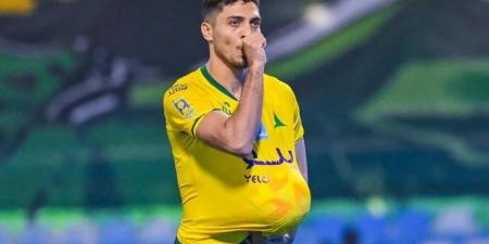 دونيس يعلن غياب محمد شريف عن مباراة الهلال والخليج - عرب فايف