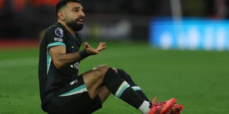 أخبار الرياضة - محمد صلاح يرد على موقفه من الانتقال للدوري الانجليزي .. وهذا مصير مفاوضات التجديد مع الريدز - عرب فايف