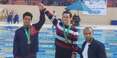 السباح محمد الحسيني يحصد فضيتى كأس مصر للاعاقات الذهنية - عرب فايف