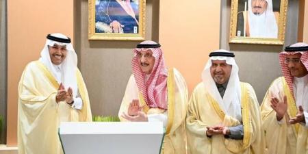 أمير جازان يدشن 9 مشروعات للطرق بتكلفة 807 ملايين ريال - عرب فايف