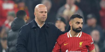 مدرب ليفربول يتدخل لأول مرة في مشكلة عقد محمد صلاح - عرب فايف