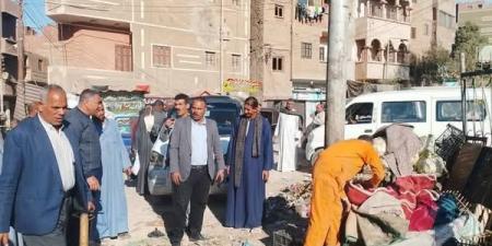 محافظ أسيوط: إزالة اشغالات وتعديات الباعة الجائلين على حرم الطرق والشوارع بمدينة البداري - عرب فايف