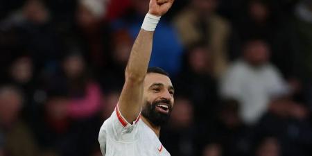 هل جدد محمد صلاح عقده مع ليفيربول في السر؟.. سلوت يجيب - عرب فايف