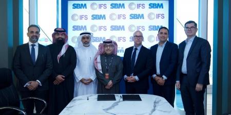 شراكة بين IFS و SBM لتعزيز التحول الرقمي في السعودية وتمكين الشركات عبر حلول الذكاء الاصطناعي - عرب فايف