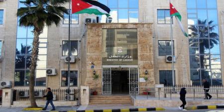 165 شكوى مرتبطة بالحد الأدنى للأجور وردت على منصة "حماية" منذ بداية 2025 - عرب فايف