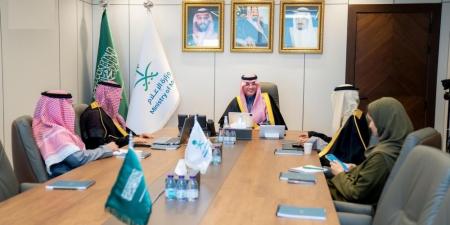 لدعم الكفاءات الوطنية.. المغلوث يعلن المسار التدريبي "قادة الإعلام" - عرب فايف