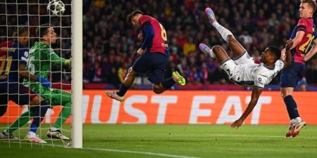 برشلونة يجبر إنتر على التعادل في ذهاب نصف نهائي دوري أبطال أوروبا - عرب فايف