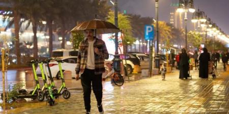 الأماكن والمواعيد.. أمطار متوسطة على أجزاء من منطقة الرياض - عرب فايف