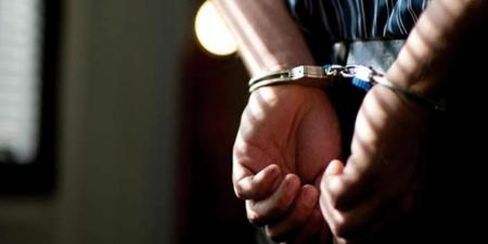 ضبط المتهم بالتعدى على نجل سيدة بسلاح أبيض بدمياط - عرب فايف
