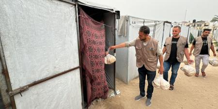 "الهيئة الخيرية الهاشمية": مستمرون بتوزيع الخبز في قطاع غزة - عرب فايف