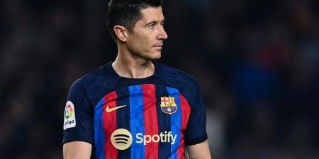 ليفاندوفسكي يعود إلى تدريبات برشلونة قبل مواجهة الإنتر - عرب فايف