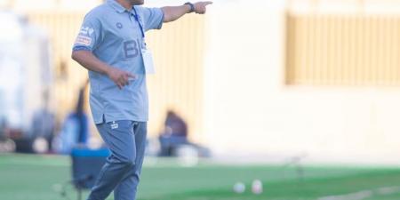 الكشف عن الطاقم الفني لـ محمد الشلهوب الذي يقود الهلال فنياً أمام الرائد - عرب فايف
