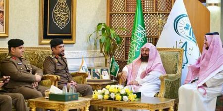 السديس يشيد بجهود مكافحة المخدرات ويصف المملكة بالنموذج العالمي - عرب فايف