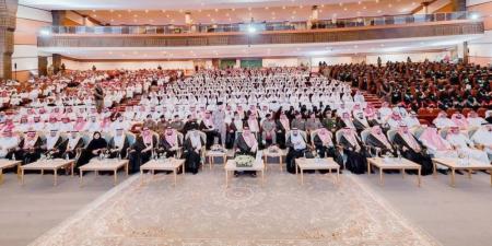 أمير الباحة يرعى تخريج 980 متدرباً تقنياً - عرب فايف