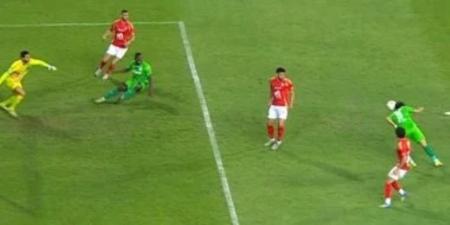 في الشوط الأول .. الأهلي يعدل نتيجته ويتغلب علي المصري 2 - 1 بأقدام عاشور وطاهر - عرب فايف