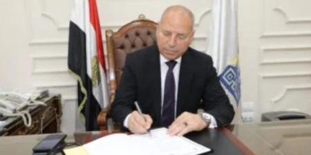 محافظ القاهرة: حريق المبنى الإداري ليس به أي سكان وعمليات التبريد تتم بعد السيطرة عليه - عرب فايف