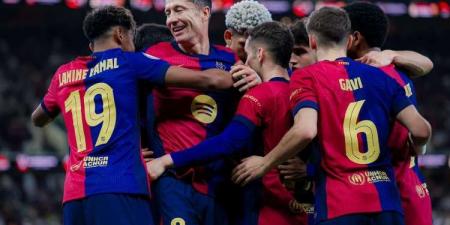تعليق صادم من لاعب برشلونة بشأن زميله ليفاندوفيسكي - عرب فايف