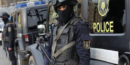 ضبط عاطل حاول سرقة أجزاء حديدية من اللافتات المثبتة بالطريق العام - عرب فايف