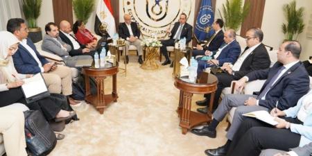 رئيس الهيئة العامة للرعاية الصحية يلتقي ممثل منظمة الصحة العالمية في مصر - عرب فايف