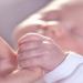 وفاة كل دقيقتين.. أرقام مهمة للأمهات في اليوم العالمي للقابلات - عرب فايف