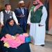 صور| التوأم الملتصق الصومالي "رحمة ورملا" يصلان الرياض لدراسة حالتهما - عرب فايف