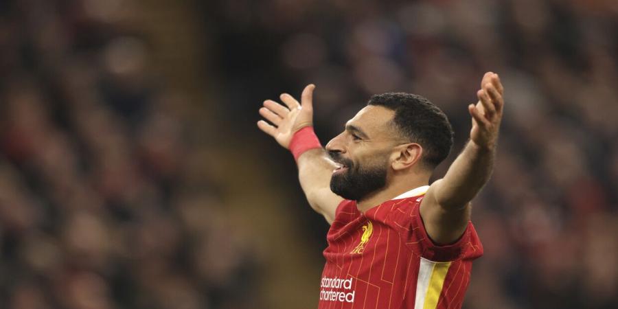 رد فعل محمد صلاح بعد اختياره أفضل لاعب في الدوري الإنجليزي - عرب فايف