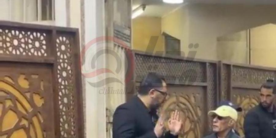 في غياب نجوم الفن.. بدء عزاء الفنان عادل الفار - عرب فايف