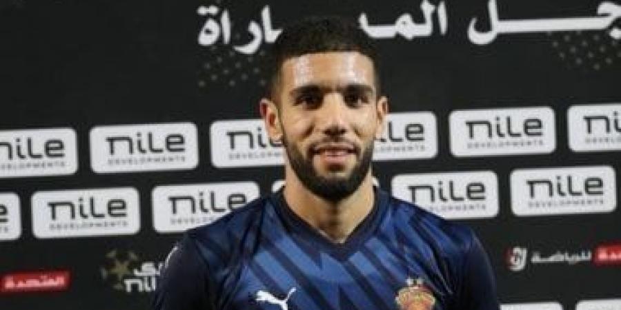 أحمد القندوسى يحصد جائزة أفضل لاعب فى مباراة سيراميكا والحرس - عرب فايف