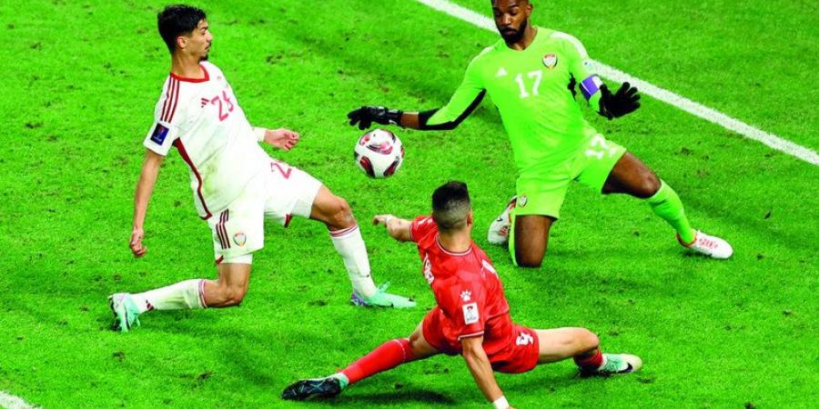 خالد عيسى الأكثر مشاركة مع المنتخب بفارق دقيقة عن حارب - عرب فايف