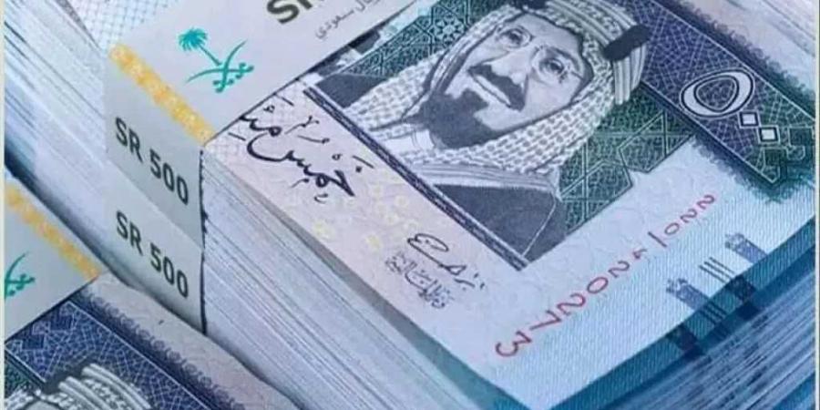 مأساة في تعز: شاب يفقد مدخرات زفافه بالريال السعودي في ظروف غامضة - عرب فايف