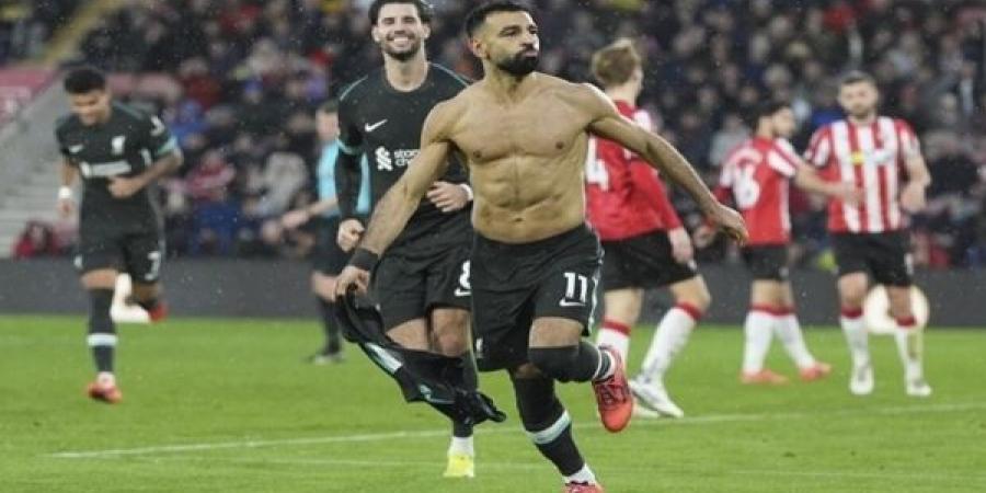 محمد صلاح يحقق رقما سلبيا "غريبا" بسبب خلع قميصه - عرب فايف