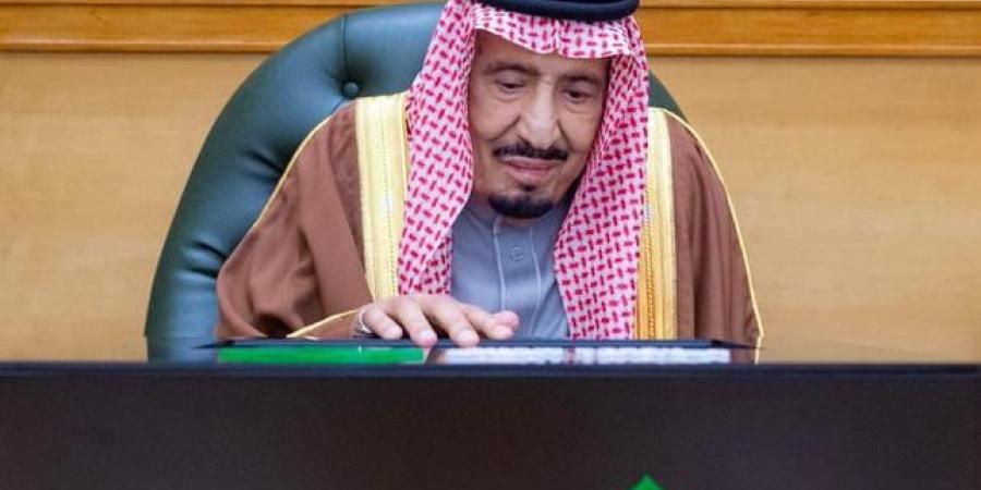 خادم الحرمين يفتتح مشروع قطار الرياض - عرب فايف