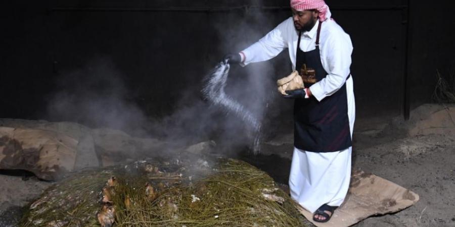 "الحنيذ" وليمة زائر عسير.. كيفية تحضيرها مع الأطباق الجانبية - عرب فايف