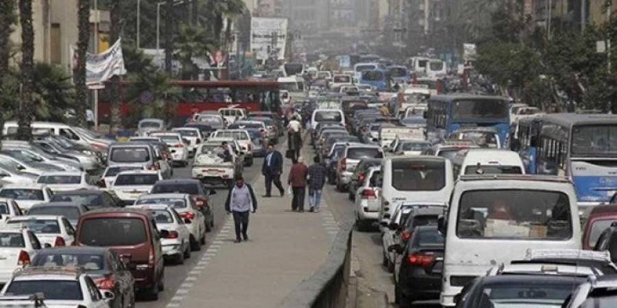 قبل ما تتحرك من بيتك.. كثافات مرورية على أغلب طرق ومحاور القاهرة والجيزة - عرب فايف