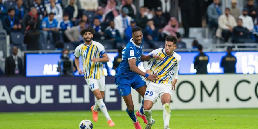 لاعب الغرافة يجهش بالبكاء بعد الهزيمة أمام الهلال ـ عاجل - عرب فايف