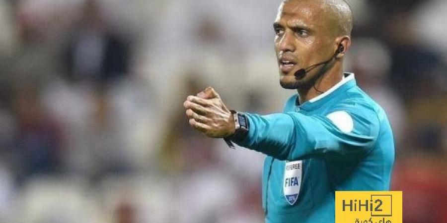 اخبار الرياضة حكم عماني ينهال بالإشادة على جماهير الاتحاد