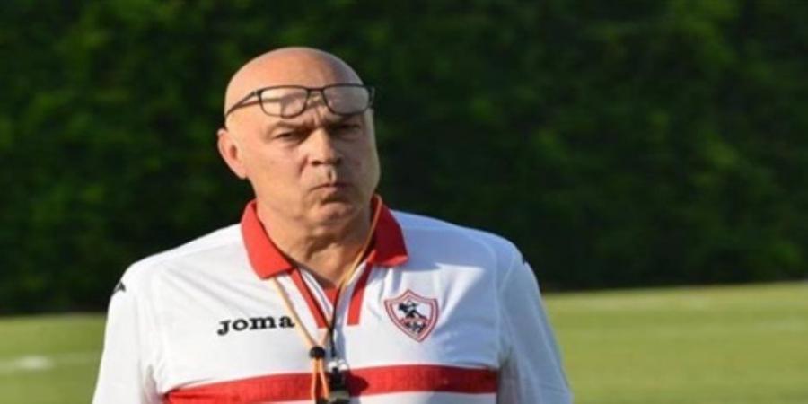 «جروس» يجتمع مع لاعبي الزمالك للحديث عن أسباب التعادل مع سيراميكا - عرب فايف