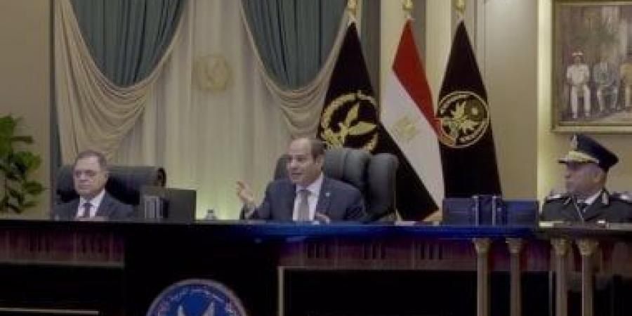 الرئيس السيسي: الجامعات الأهلية توفر فرصا مناسبة للتعليم داخل مصر - عرب فايف