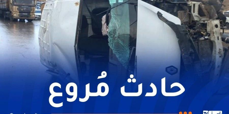 إصابة 3 أشخاص إثر انقلاب سيارة بالمدية - عرب فايف