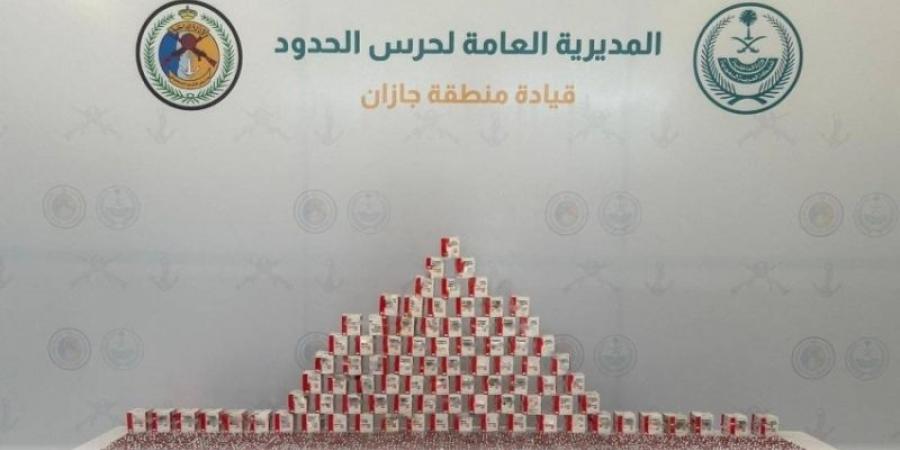 حرس الحدود بجازان يحبط تهريب 18000 قرص خاضع لتنظيم التداول الطبي - عرب فايف