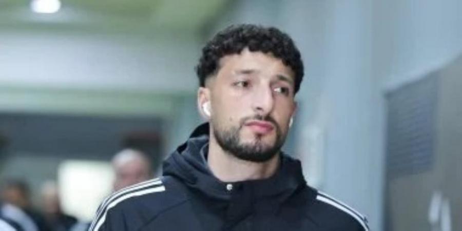 شاهد وصول الأهلي إلى برج العرب لمواجهة المصري في الدوري - عرب فايف