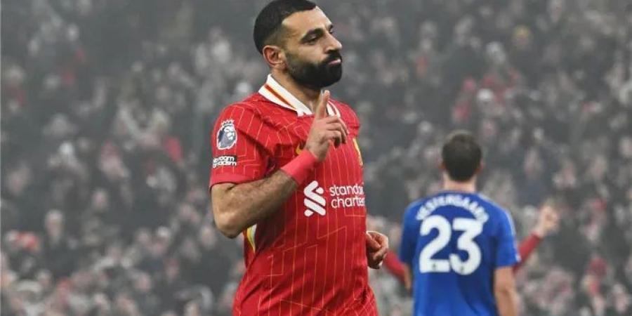 أسطورة ليفربول يؤكد: محمد صلاح الأقرب للفوز "بالكرة الذهبية" عام 2025 - عرب فايف