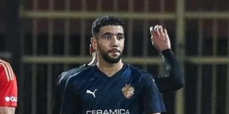 سيراميكا يفقد الجزائرى أحمد القندوسى أمام فاركو فى الدورى للإيقاف - عرب فايف