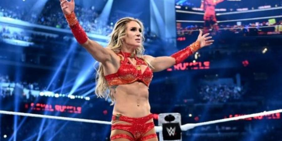 جماهير WWE غاضبة من شارلوت فلير: "لا تستحق هذه الفرصة" - عرب فايف