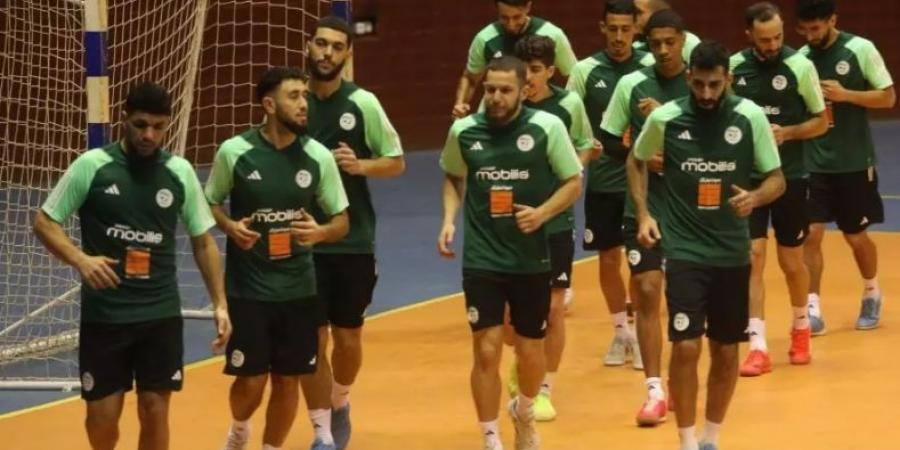 "الفاف" تكشف قائمة لاعبي المنتخب الوطني داخل القاعة المعنيين بالتربص المقبل - عرب فايف