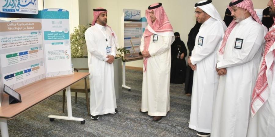 صور.. 11 ممارسة تعليمية مبتكرة في فعاليات ملتقى ”رواد“ بالأحساء - عرب فايف