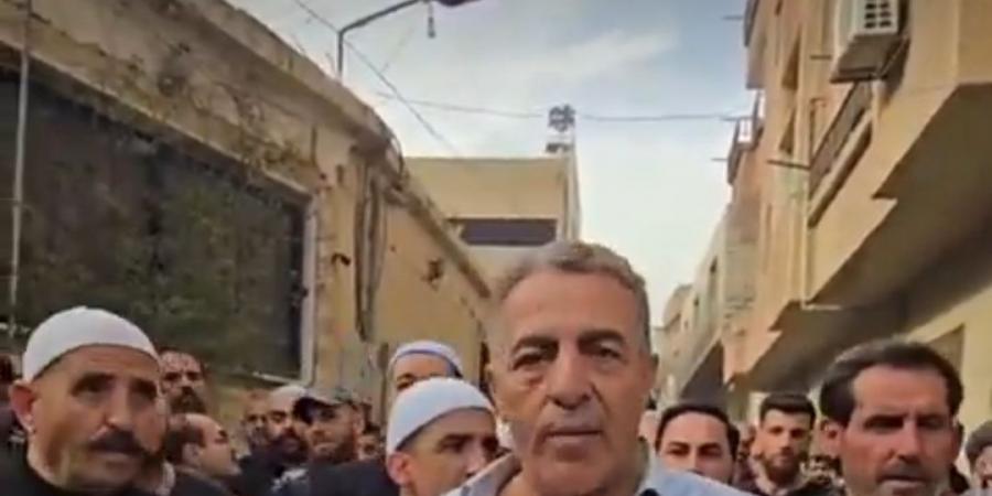 «بعد ساعات من لقاء مصور».. مقتل رئيس بلدية صحنايا بريف دمشق وابنه برصاص مسلحين مجهولين - عرب فايف