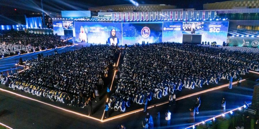 نائب أمير الشرقية يرعى تخريج الدفعة 46 من طلاب جامعة الملك فيصل - عرب فايف